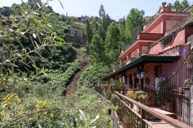 Carly & Dane Vacation House Taormina Exterior photo